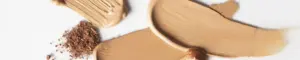 Eine Palette mit Make-up in verschiedenen färben